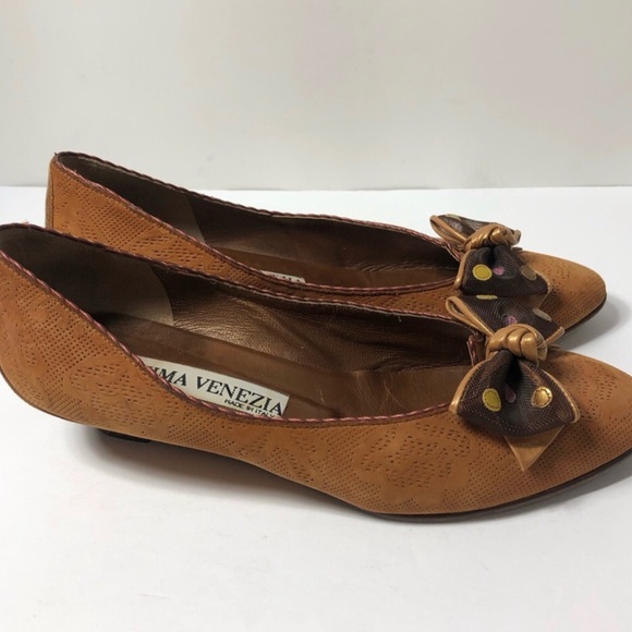 Tan Suede Flats with Bow and Metallic Accents - Picture 3 of 8